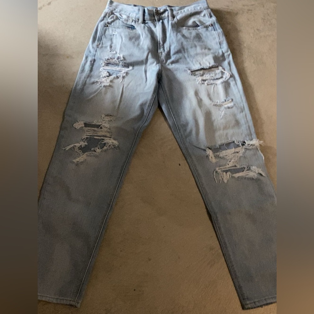 American Eagle Light Blue Mom Jean
